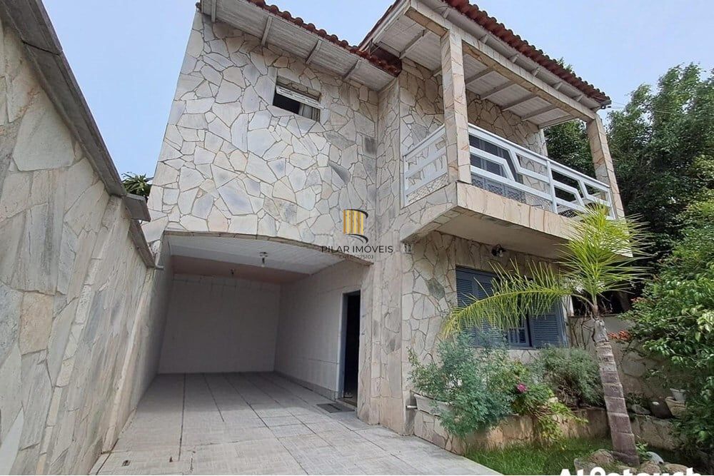 Casa 3 dormitórios no bairro Jardim Algarve