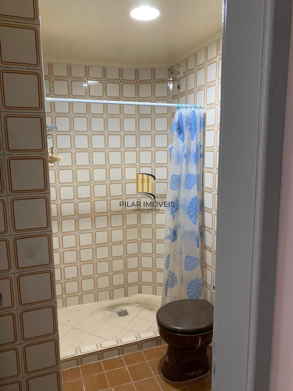 01 dormitório, na João Alfredo, Cidade Baixa, com 36 m2, 01 lance de escada