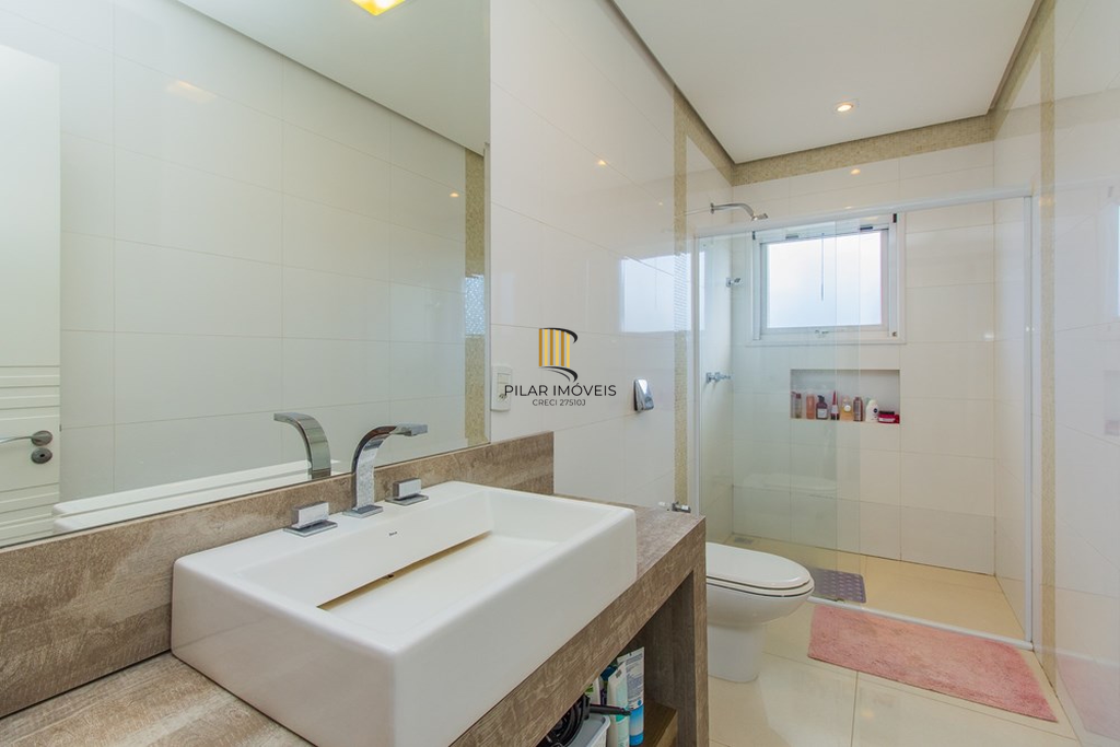 Casa 4 dormitórios no bairro Igara