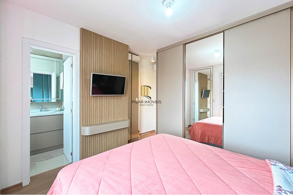 Casa 3 dormitórios no bairro Hípica