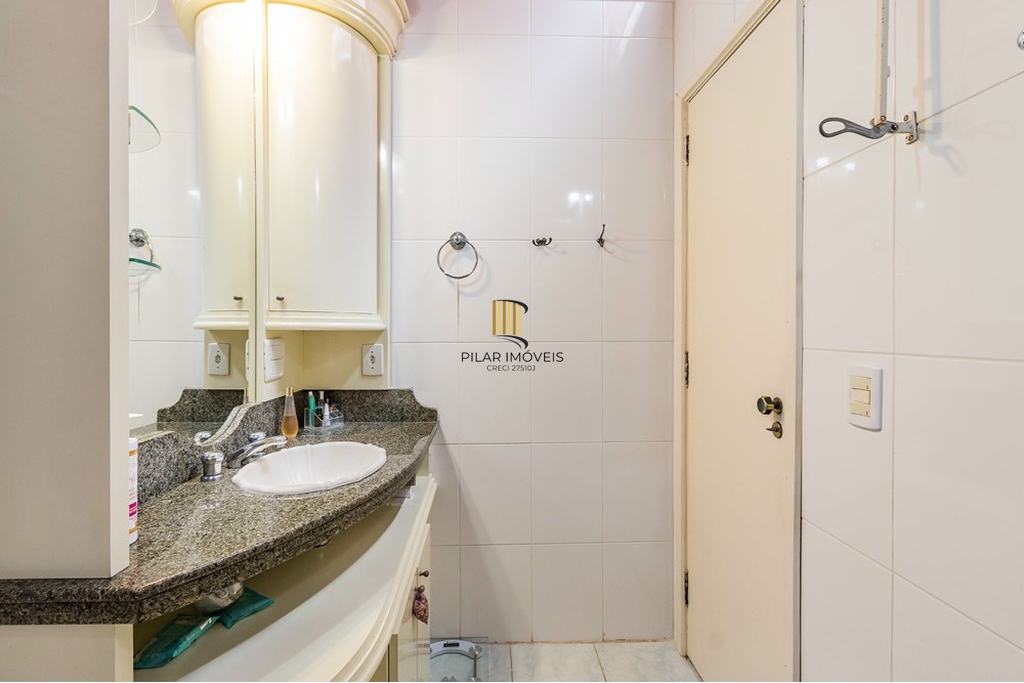 Casa de Condomínio 3 dormitórios no bairro Teresópolis