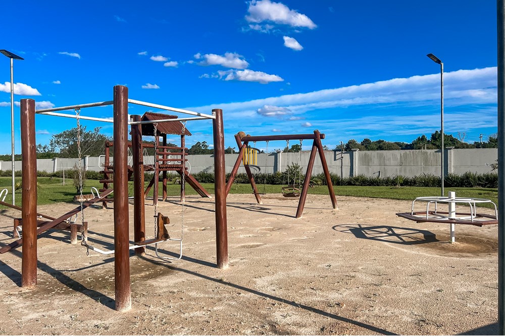 Casa de Condomínio 3 dormitórios no bairro Sanga Funda