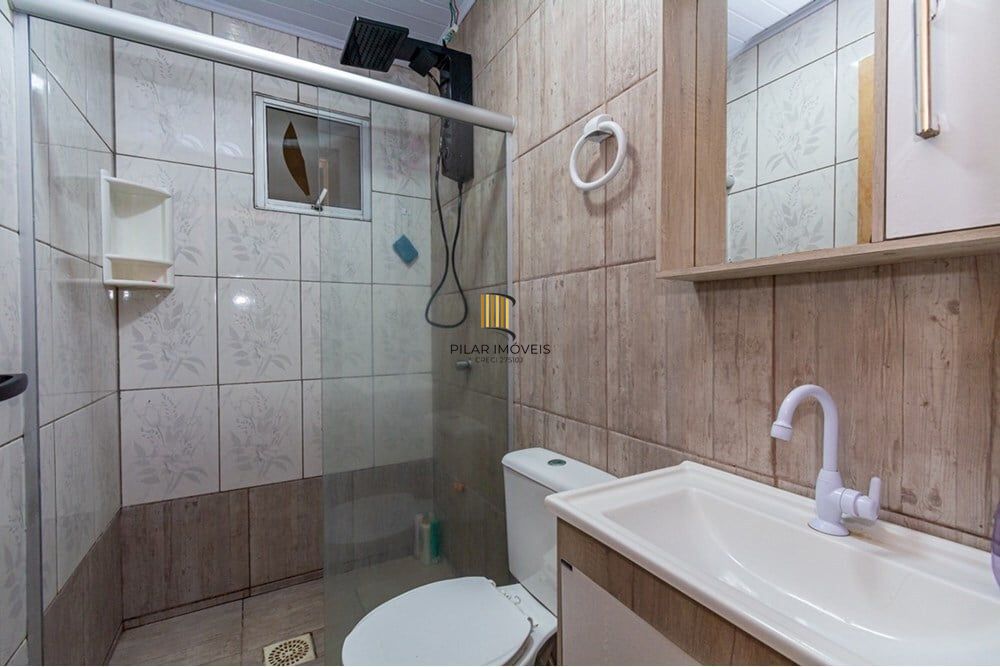 Casa 3 dormitórios no bairro Igara