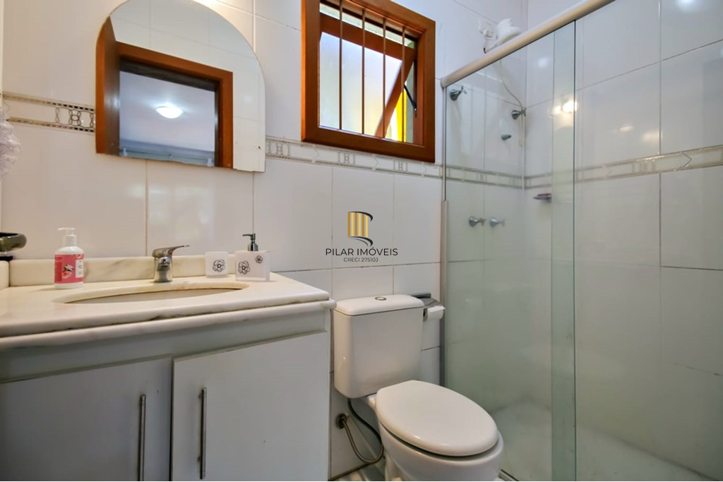 Casa 3 dormitórios no bairro Guarujá