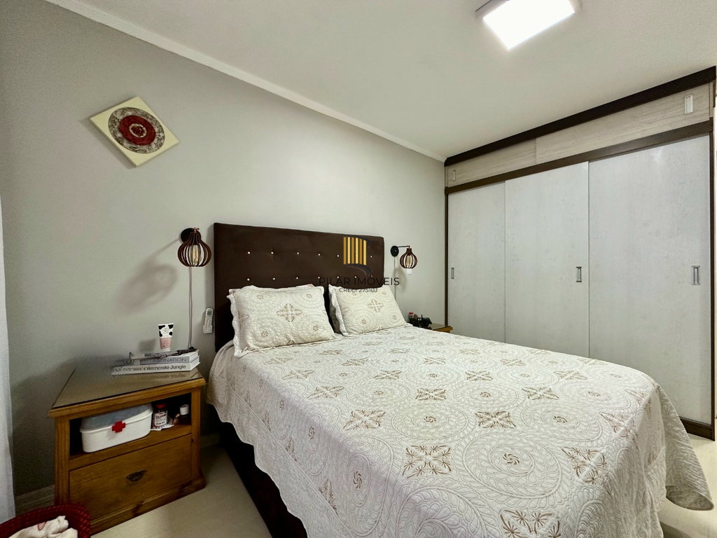 Casa 2 dormitórios no bairro Hípica