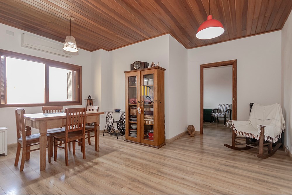 Casa 4 dormitórios no bairro Cavalhada