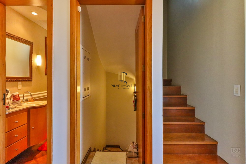 Casa de Condomínio 3 dormitórios no bairro Ipanema