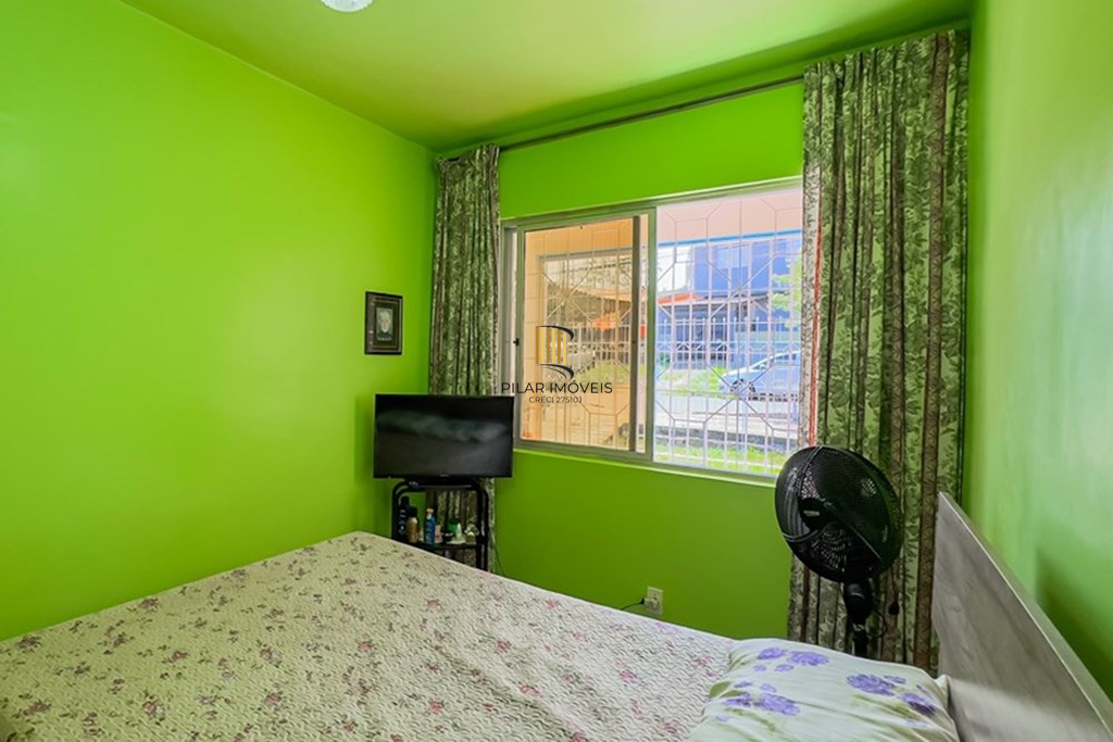 Casa 5 dormitórios no bairro Vila Jardim