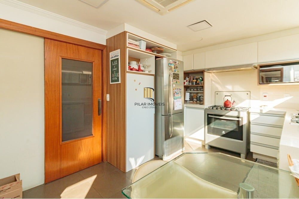 Apartamento 4 dormitórios no bairro Floresta
