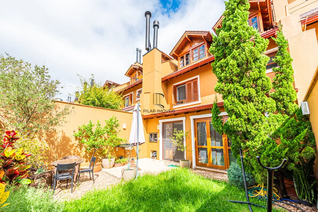 Casa de Condomínio 4 dormitórios no bairro Três Figueiras