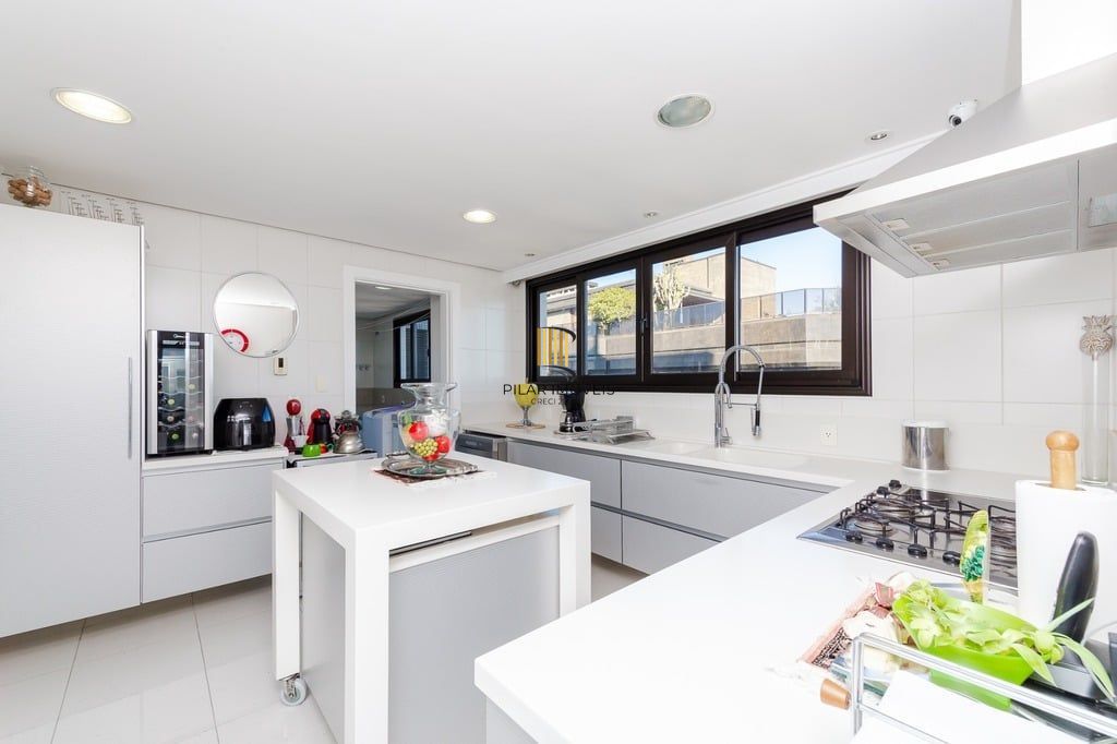 Apartamento 4 dormitórios no bairro Bela Vista