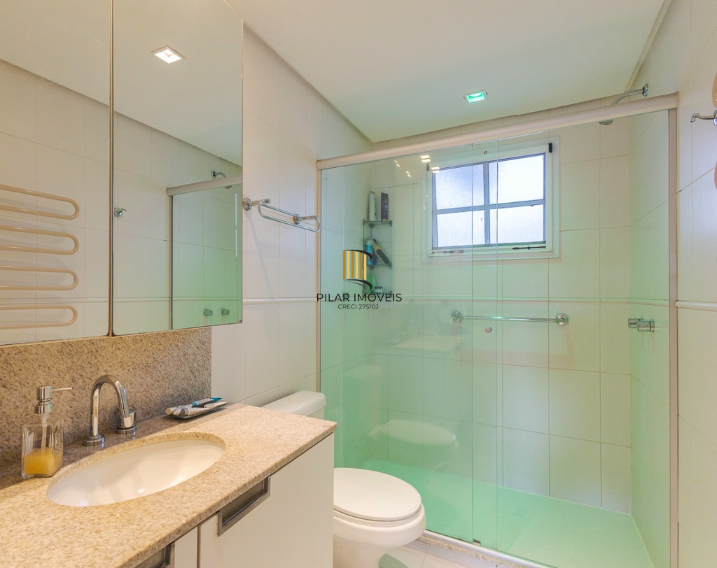 Casa de Condomínio 3 dormitórios no bairro Jardim Carvalho