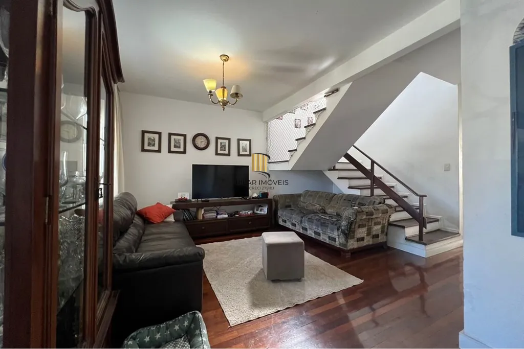 Casa 4 dormitórios no bairro Petrópolis