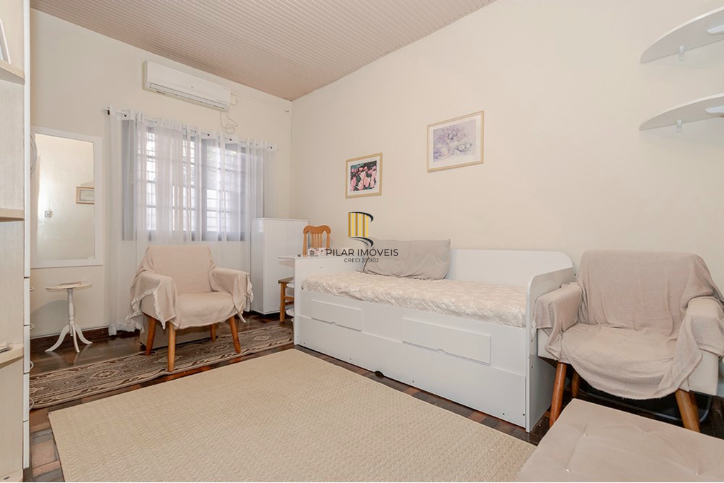 Casa 4 dormitórios no bairro Passo da Areia
