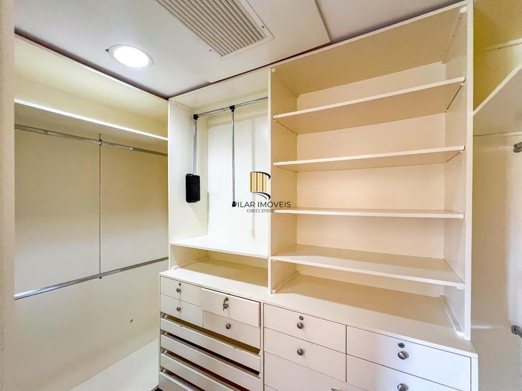 Apartamento 4 dormitórios no bairro Petrópolis