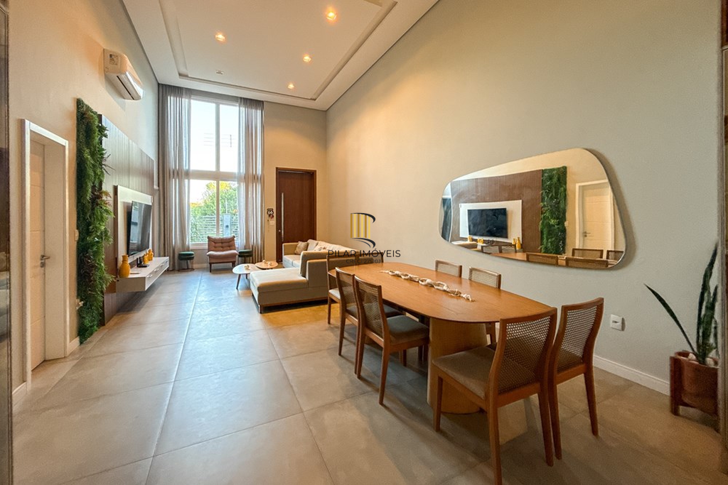 Casa 3 dormitórios no bairro Igara