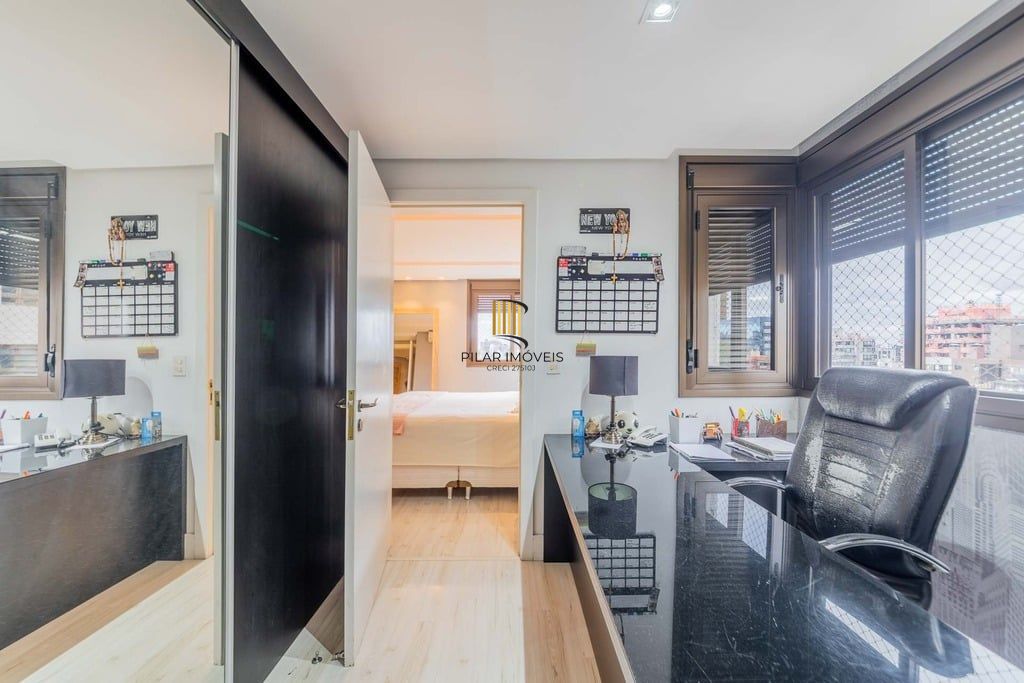 Apartamento 4 dormitórios no bairro Petrópolis