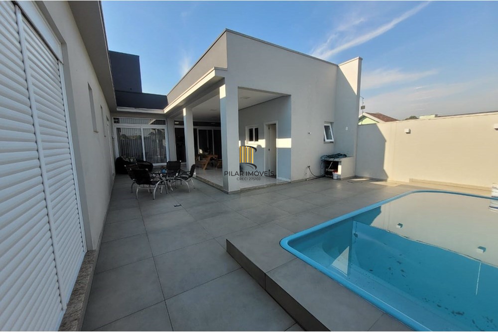 Casa 4 dormitórios no bairro Centro