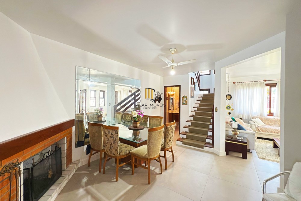 Casa 4 dormitórios no bairro Ipanema