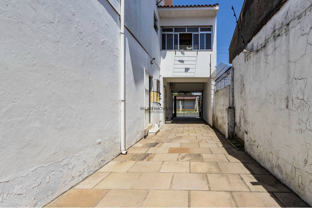 Casa 4 dormitórios no bairro Sarandi