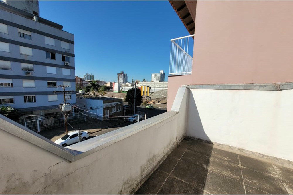 Casa 3 dormitórios no bairro Menino Deus