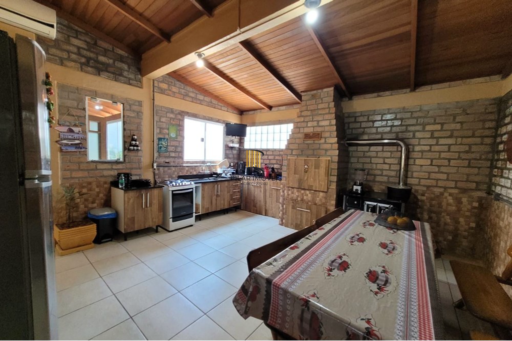 Casa 3 dormitórios no bairro Santa Isabel