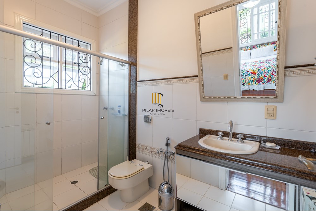 Casa 4 dormitórios no bairro Ipanema