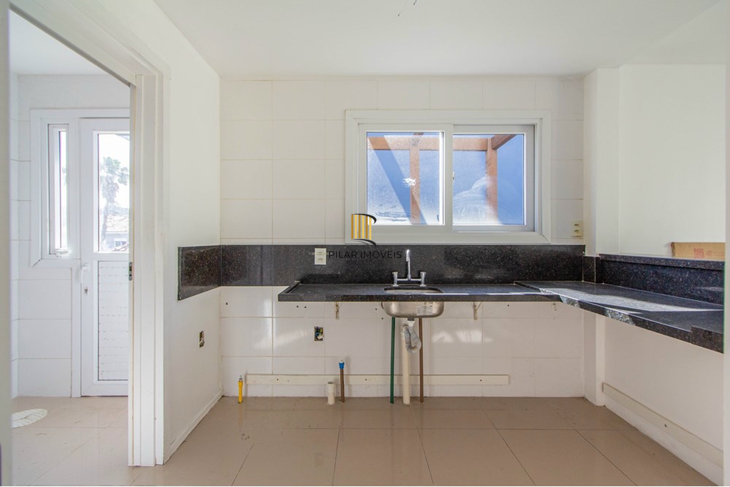 Casa de Condomínio 3 dormitórios no bairro Lomba do Pinheiro