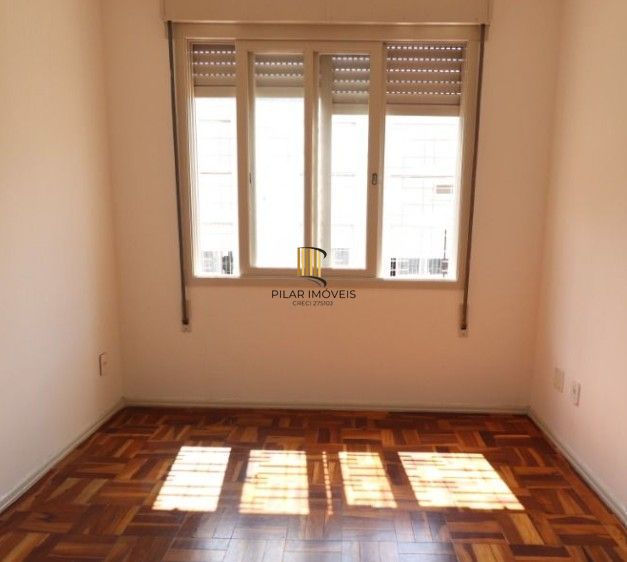 Apto de 01 dormitório, com vaga de garagem e elevador