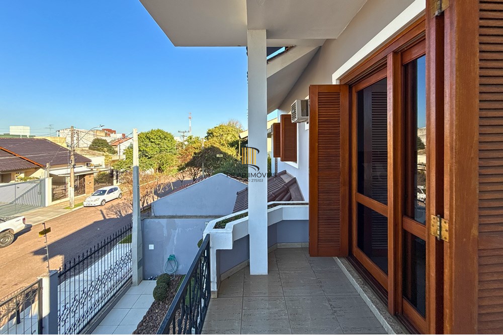 Casa 4 dormitórios no bairro São José