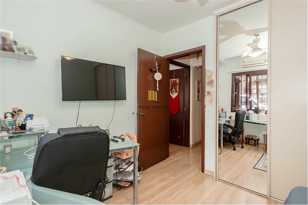 Casa 4 dormitórios no bairro Moinhos de Vento