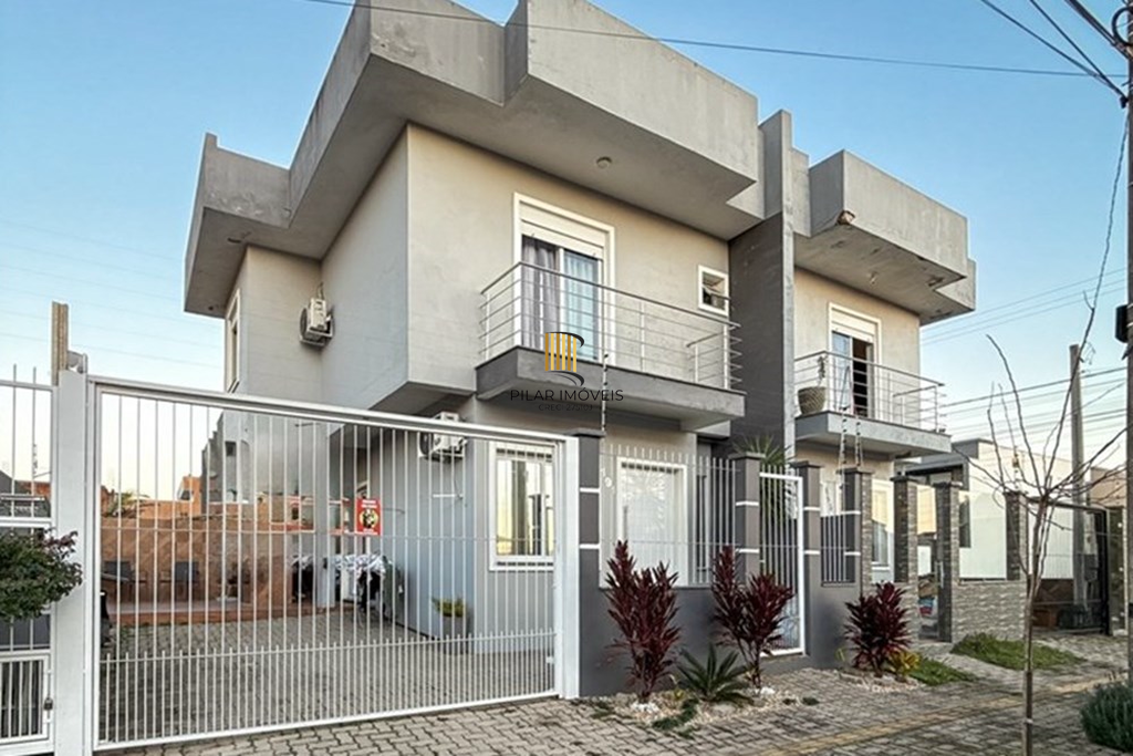 Casa 3 dormitórios no bairro Igara