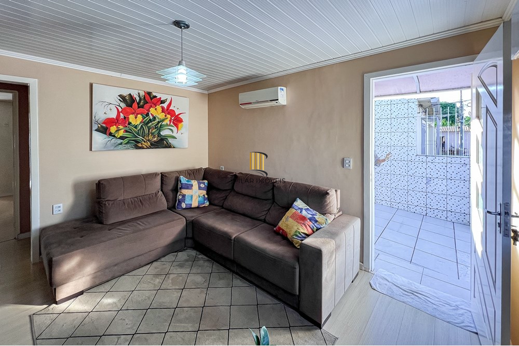 Casa 2 dormitórios no bairro Guajuviras