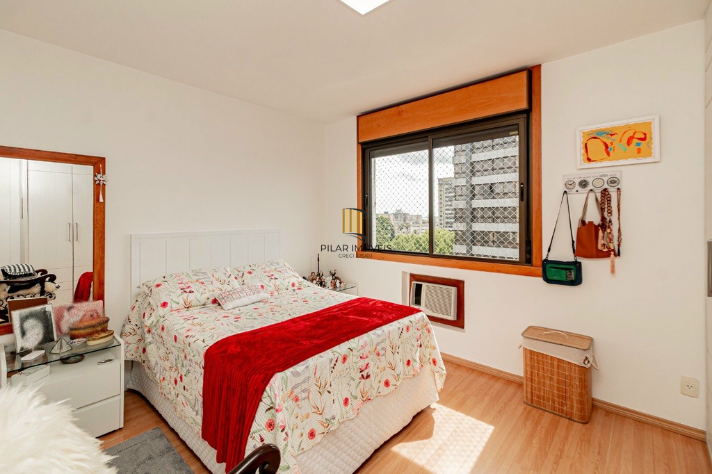 Apartamento 3 dormitórios no bairro Menino Deus