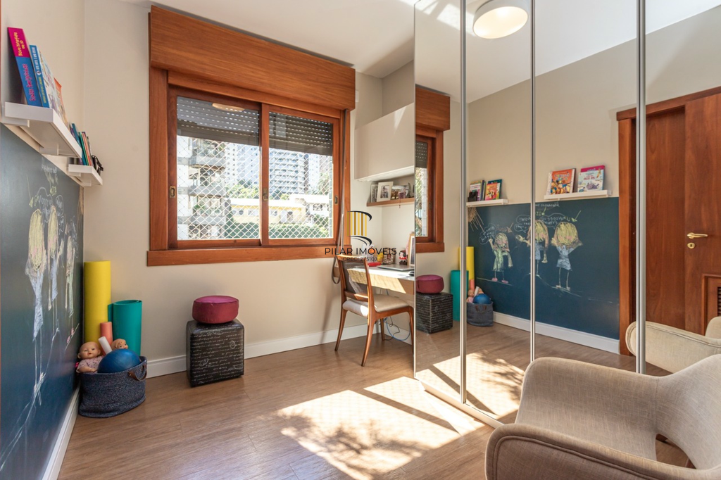 Apartamento 4 dormitórios no bairro Bela Vista