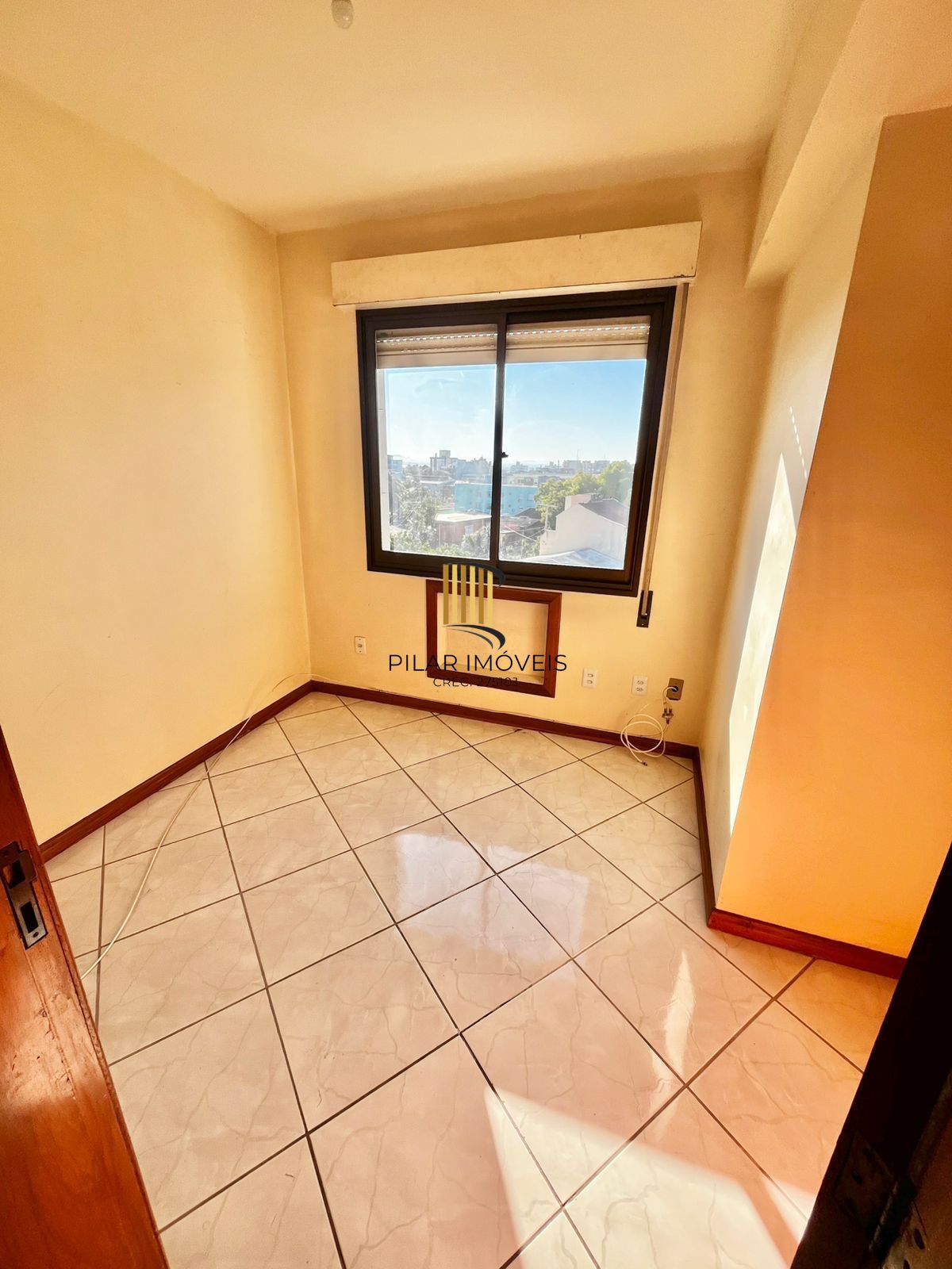 Apto 03 dorm com suíte, andar alto, vista, ótima posição solar, 1 vaga no Cristo