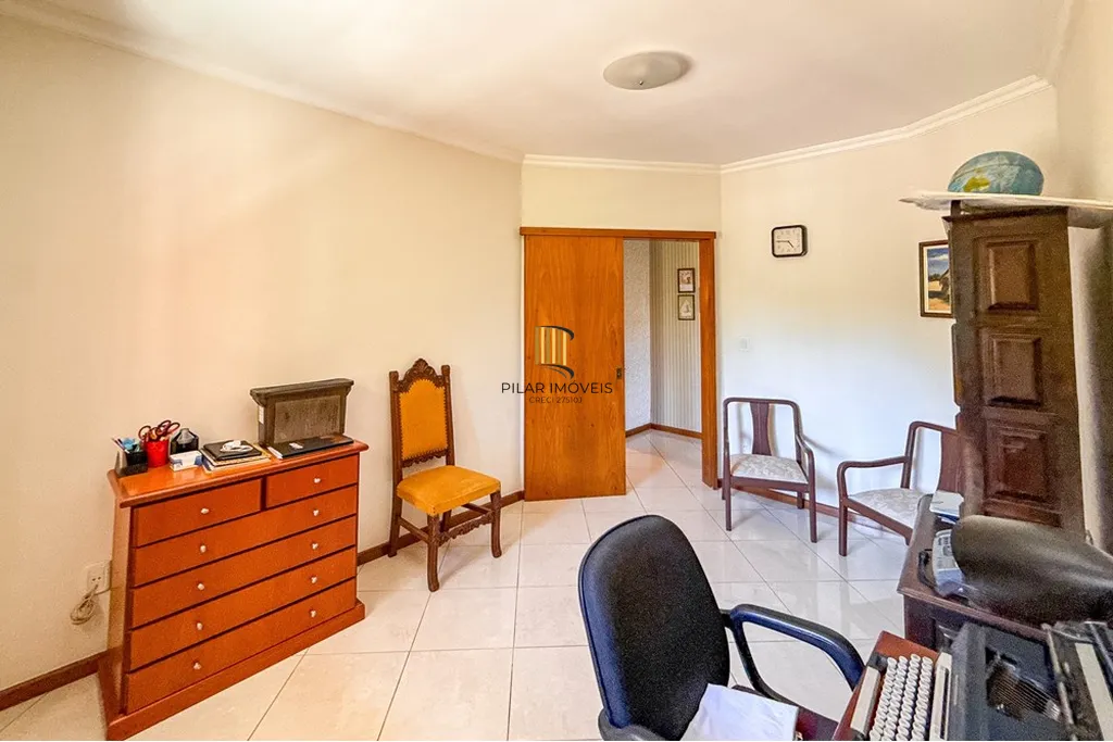 Casa 6 dormitórios no bairro Marechal Rondon