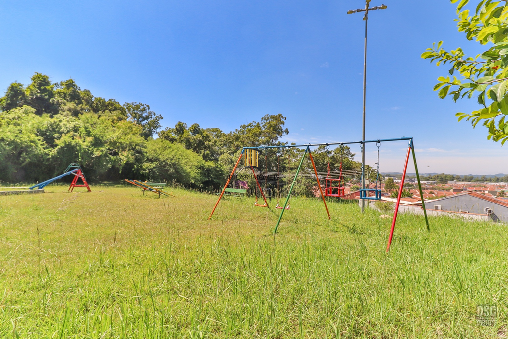 Casa 2 dormitórios no bairro Hípica