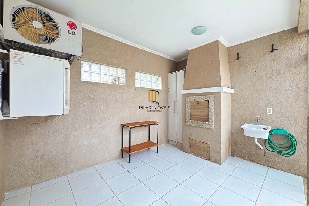 Casa de Condomínio 3 dormitórios no bairro Hípica