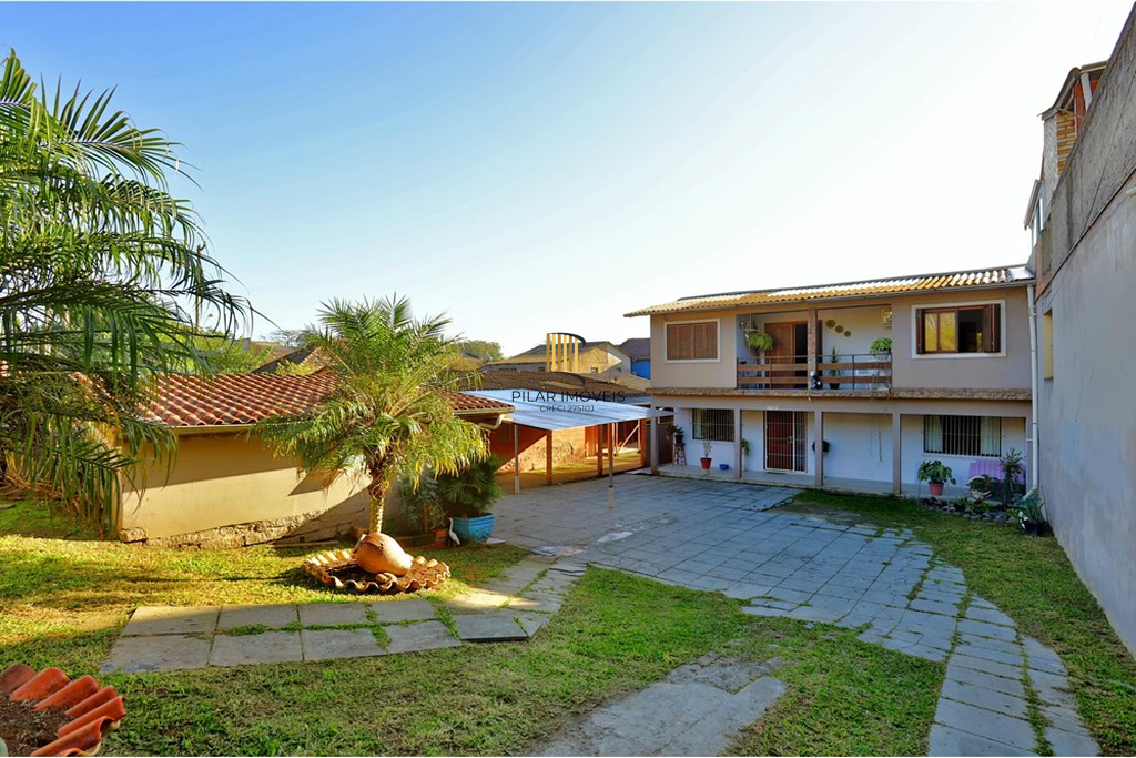 Casa 3 dormitórios no bairro Viamópolis