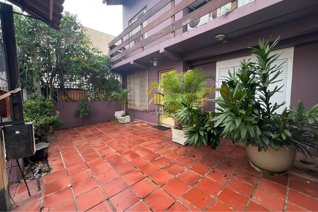 Casa 5 dormitórios no bairro Partenon
