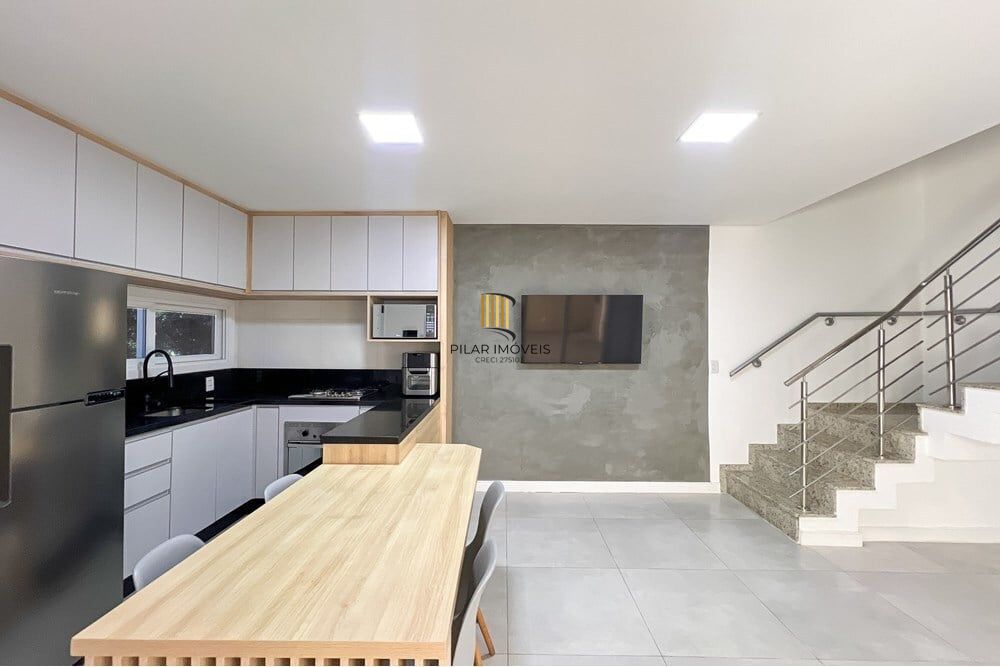 Casa de Condomínio 3 dormitórios no bairro Niterói