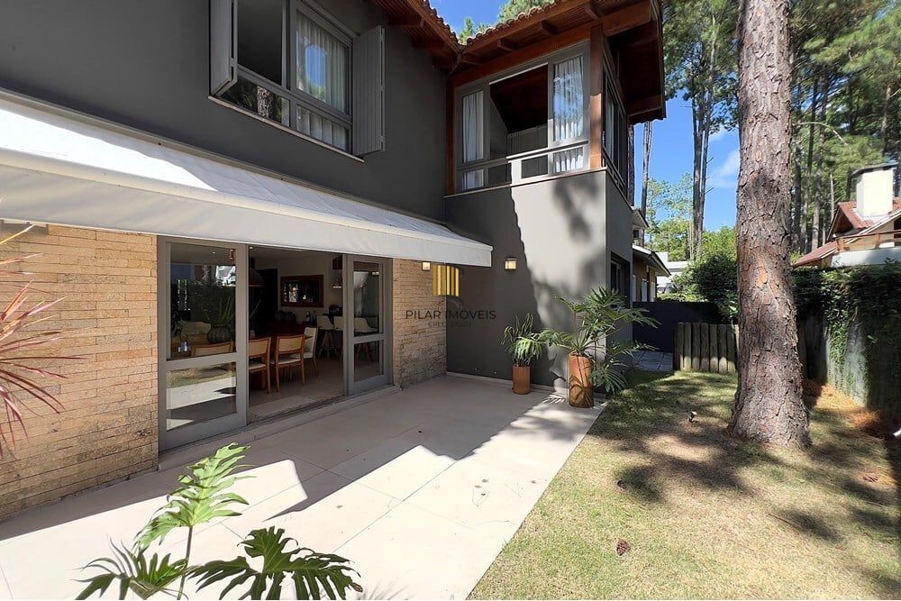 Casa de Condomínio 4 dormitórios no bairro Praia de Atlântida