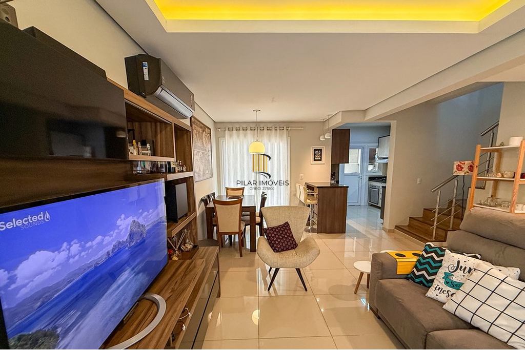 Casa 3 dormitórios no bairro Igara