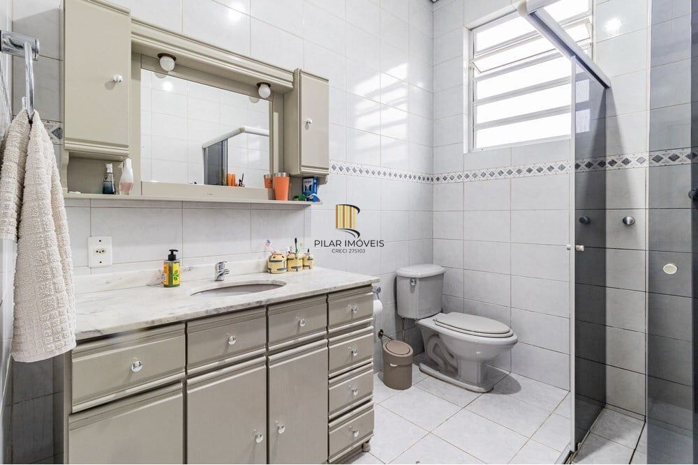 Casa 3 dormitórios no bairro Santana