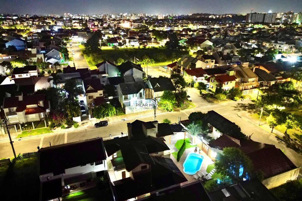 Casa 4 dormitórios no bairro Moinhos de Vento