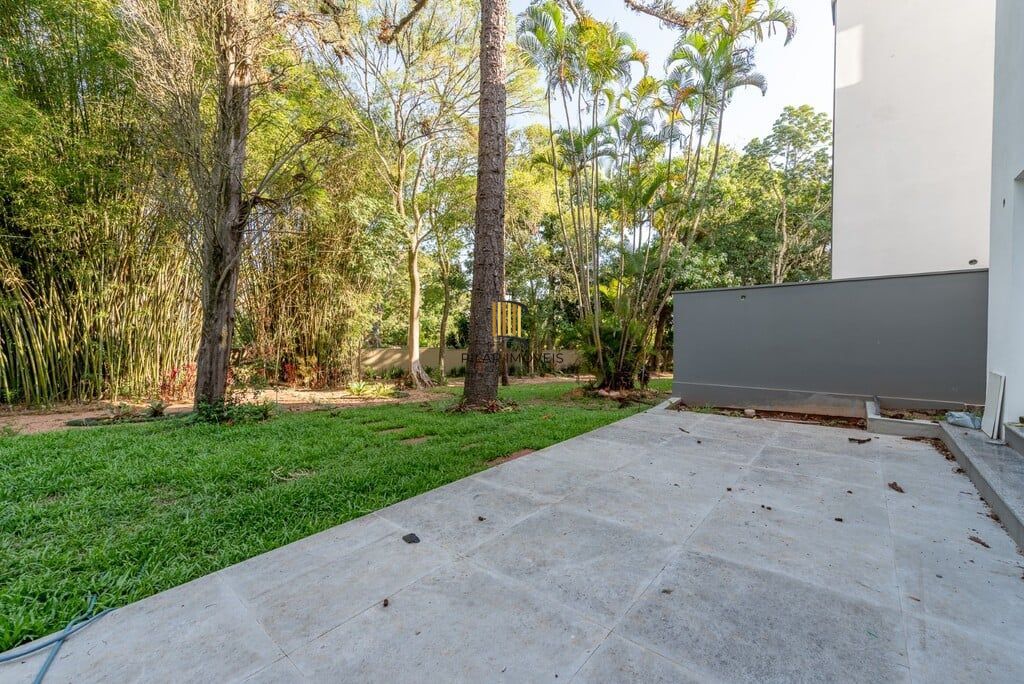Casa de Condomínio 3 dormitórios no bairro Ipanema