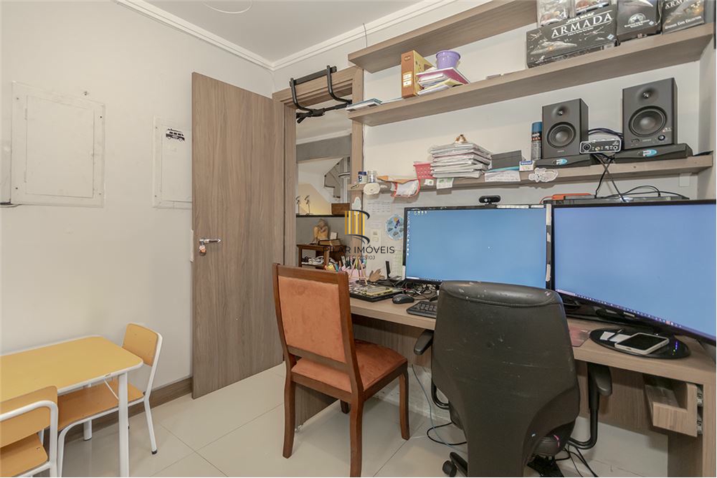 Casa 4 dormitórios no bairro Vila Assunção