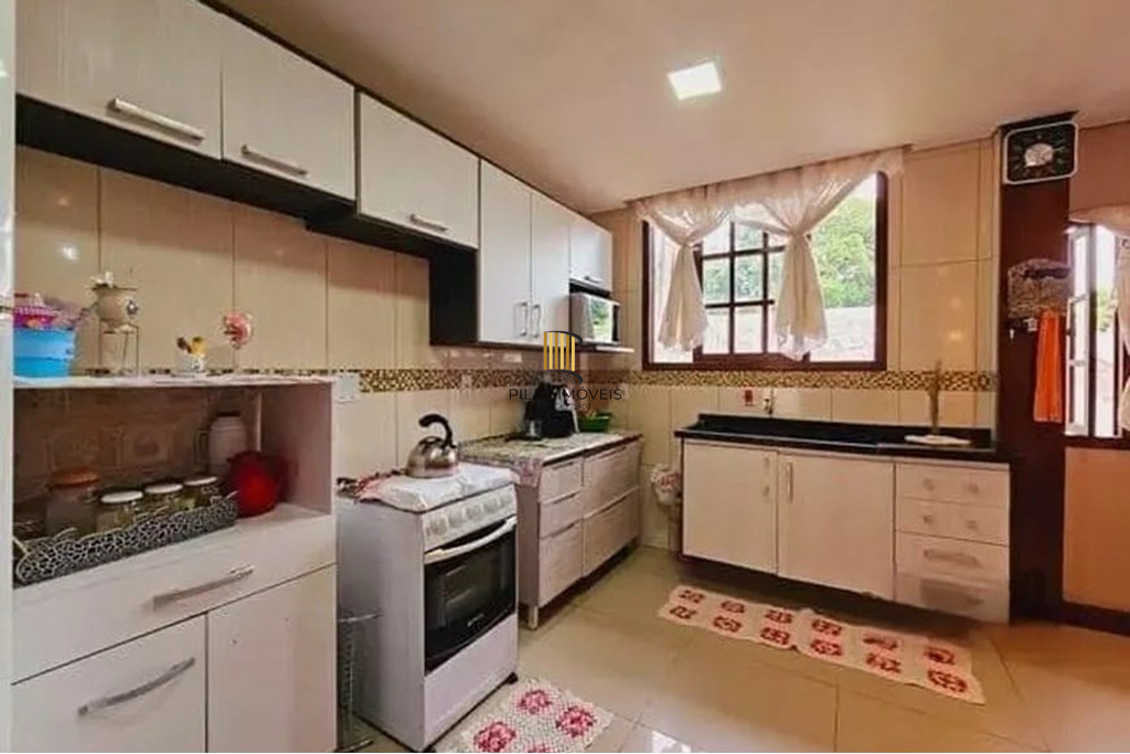 Casa 2 dormitórios no bairro Mário Quintana