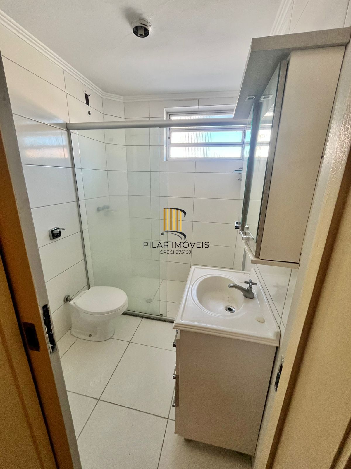 02 dorm, 73 m², sol da tarde, com vaga, dep e banho aux, no Passo da Areia